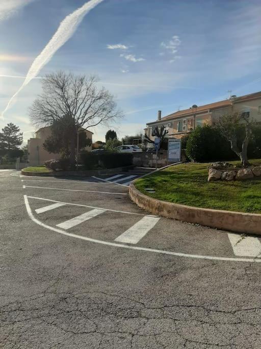 Appartement Climatise Au Calme En Provence Pierrefeu du Var Bagian luar foto