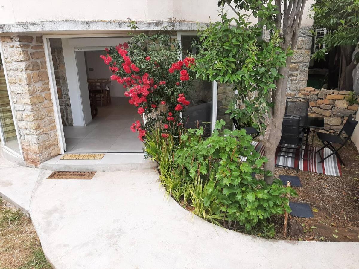 Appartement Climatise Au Calme En Provence Pierrefeu du Var Bagian luar foto